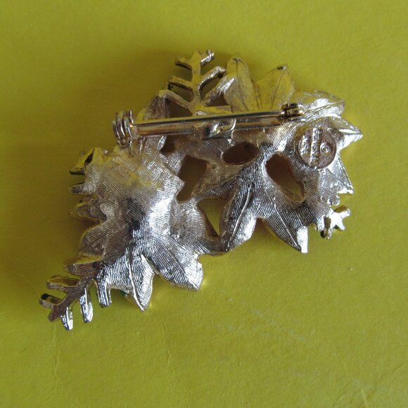 Christmas poinsettia brooch - Picture 4 of 6